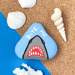 This Snarky Shark Painted Rock is an Easy Summer Craft