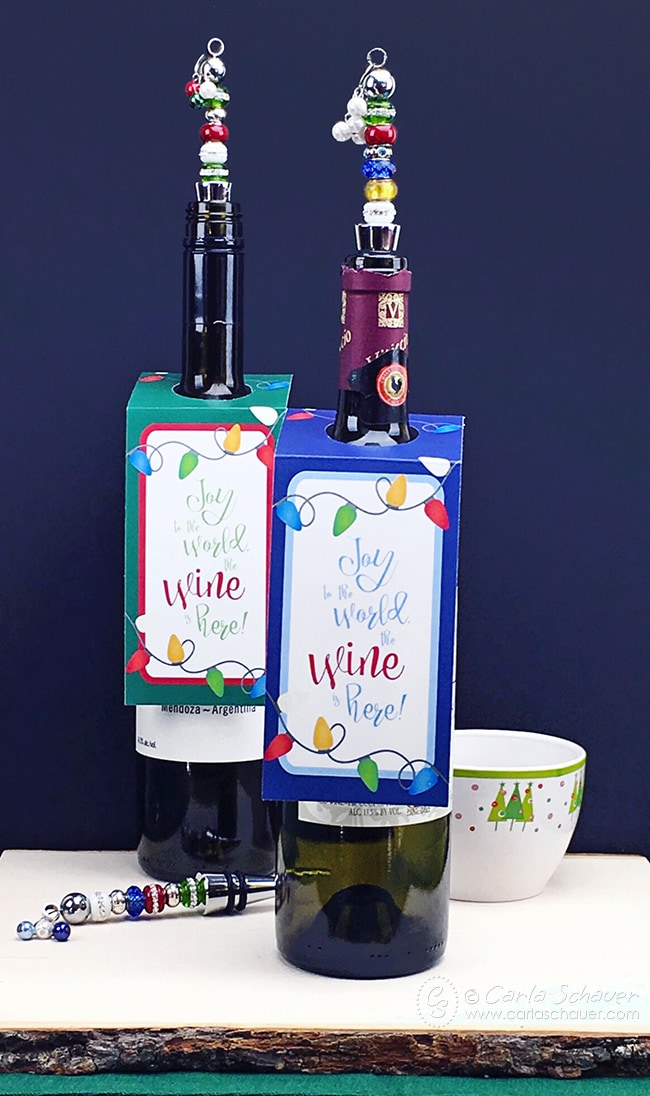 Would be super cute as holiday hostess gifts! How to make the beaded bottle toppers and free printable wine bottle tags. | carlaschauer.com